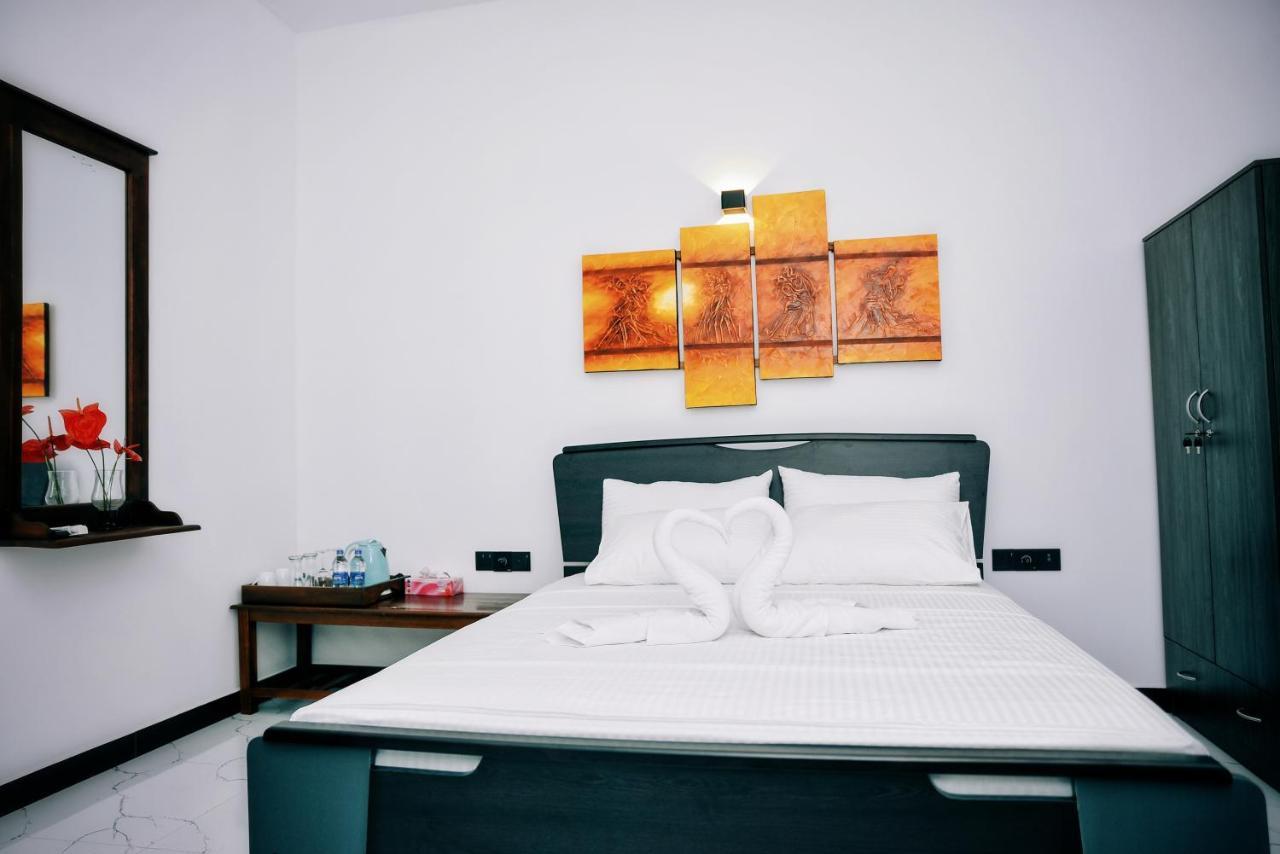 Hotel Aurum Boutique à Negombo Extérieur photo