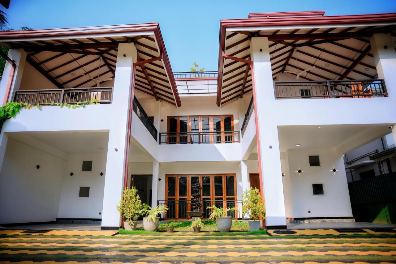 Hotel Aurum Boutique à Negombo Extérieur photo