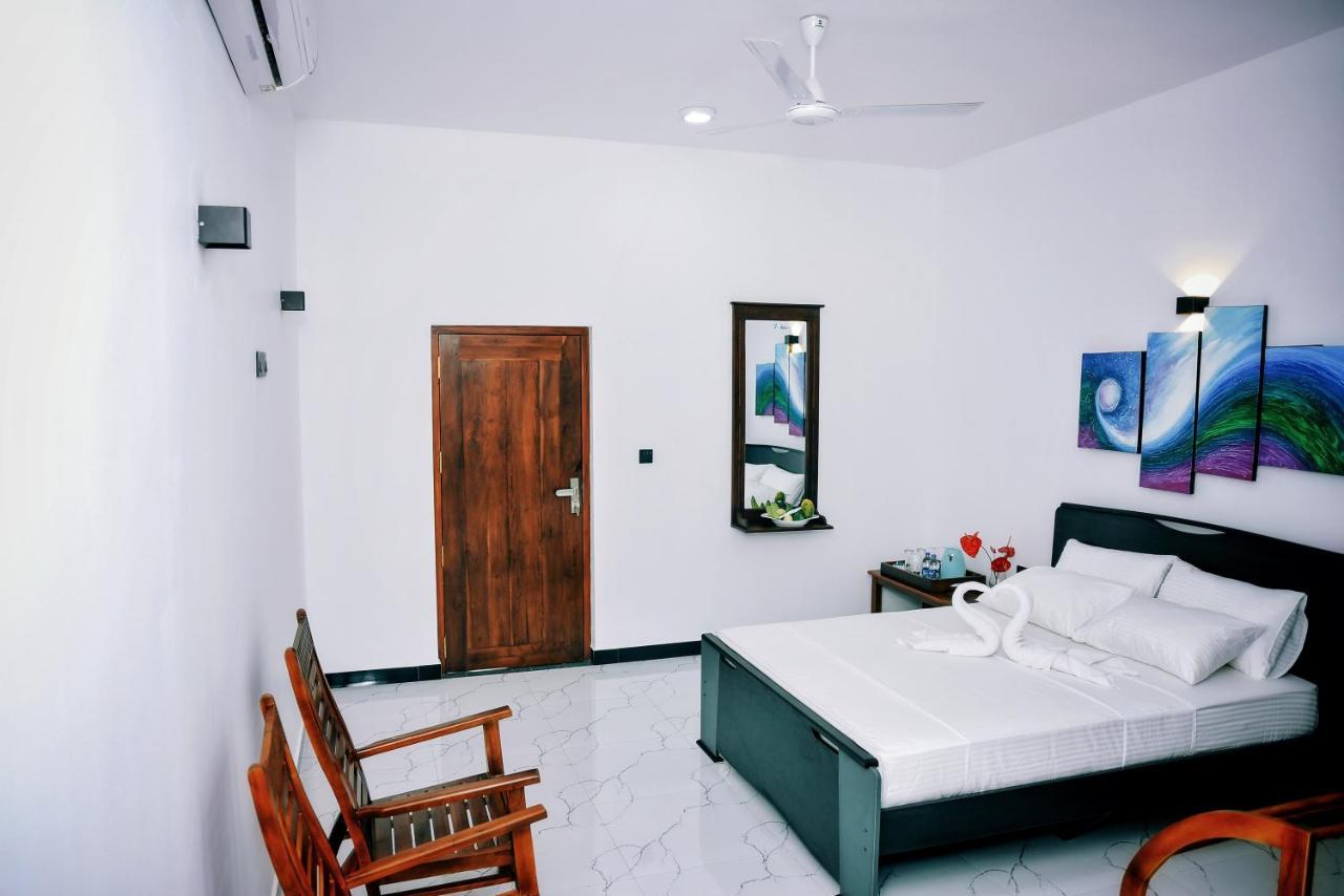 Hotel Aurum Boutique à Negombo Extérieur photo